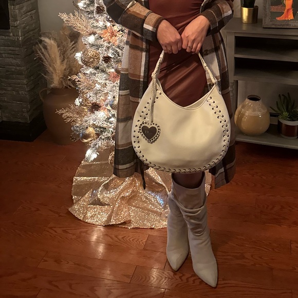 Christian Dior off White Ethnic Collection Leather shoulder Bag - Picture 5 of 17